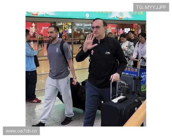 辽宁首班回沈阳接机莱迪心情佳
